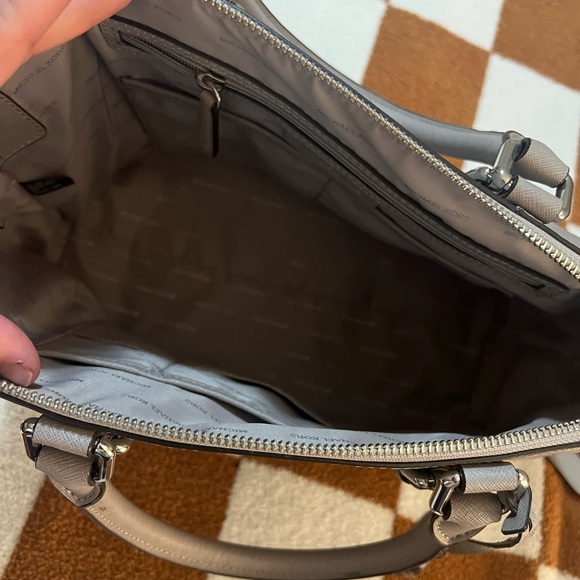 Michael Kors Handbag - Picture 4 of 4